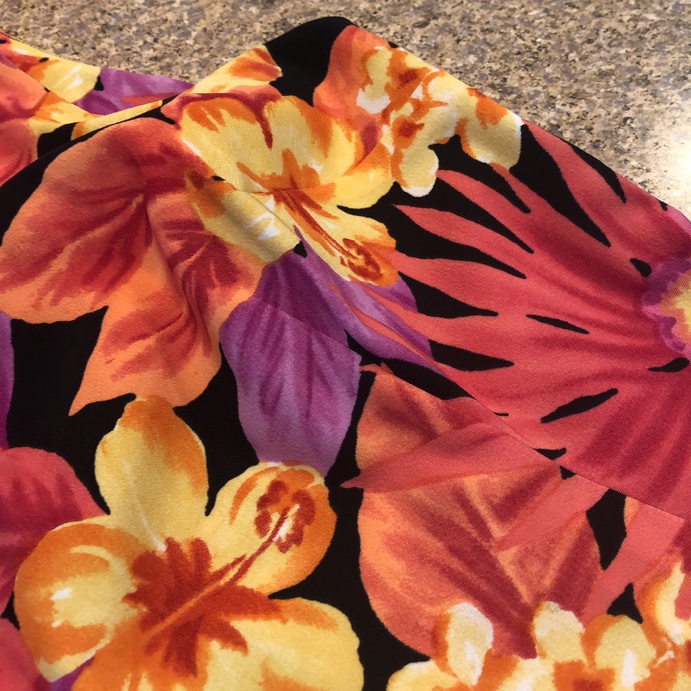 AGB Vibrant Floral Dress Women’s Size 8 With Some Stretch - Picture 8 of 12
